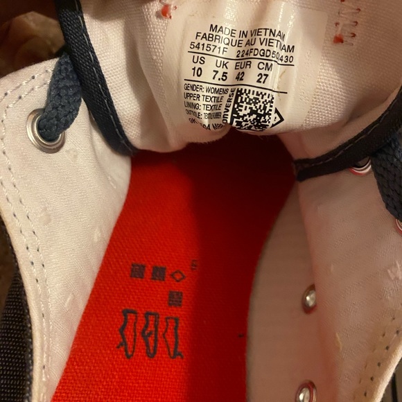 Limited edition blue chambray converse - Picture 4 of 5